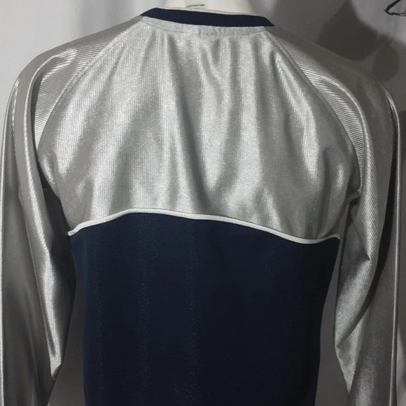 Shirt - Picture 3 of 4